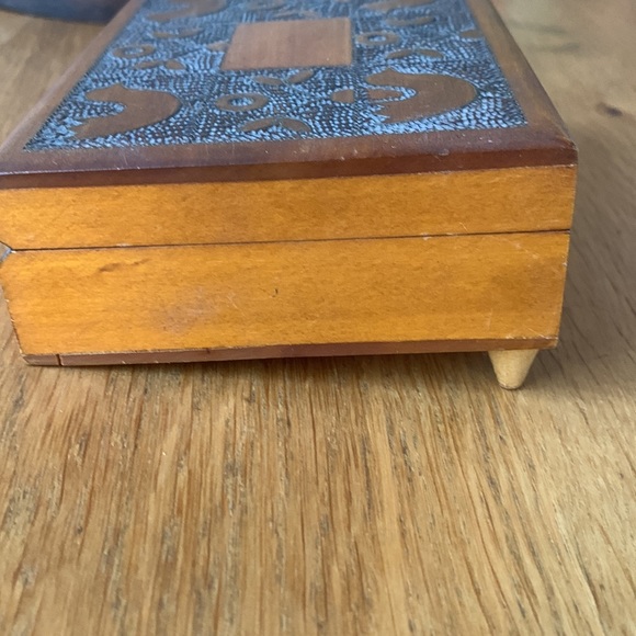 Vintage Reuge Music Box - Swiss Musical Movement Birds Wood Carved Relief - Picture 6 of 6